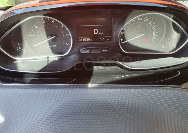 Peugeot 208 1.2 · Ano 2015
