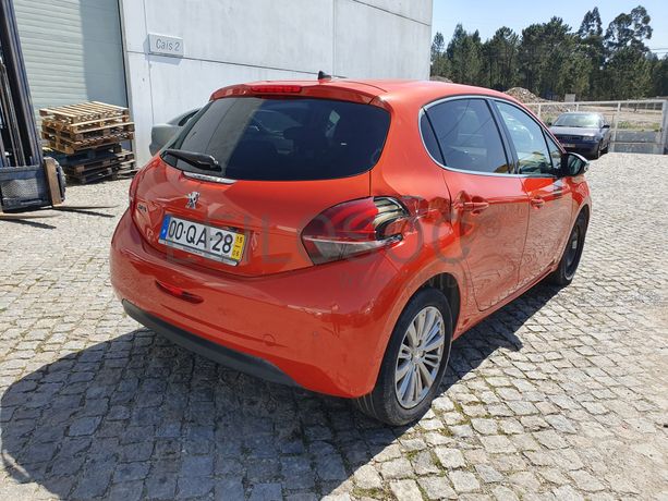 Peugeot 208 1.2 · Ano 2015