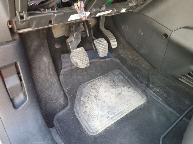 Peugeot 208 1.2 · Ano 2015