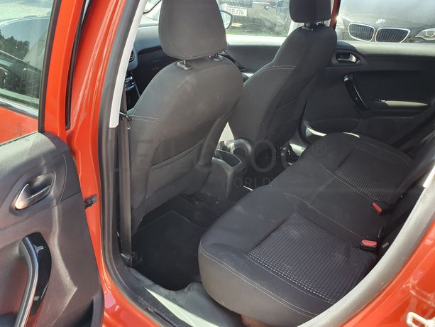 Peugeot 208 1.2 · Ano 2015