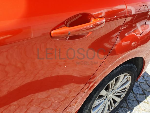 Peugeot 208 1.2 · Ano 2015