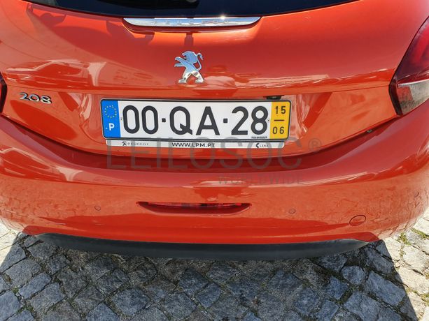 Peugeot 208 1.2 · Ano 2015