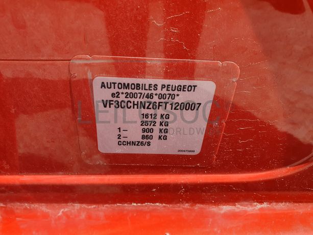 Peugeot 208 1.2 · Ano 2015