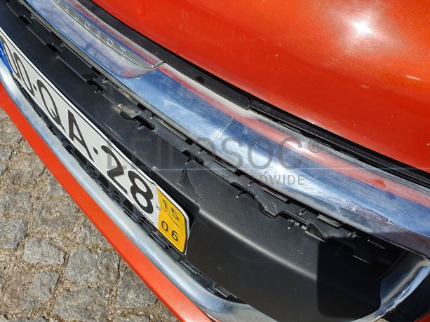 Peugeot 208 1.2 · Ano 2015