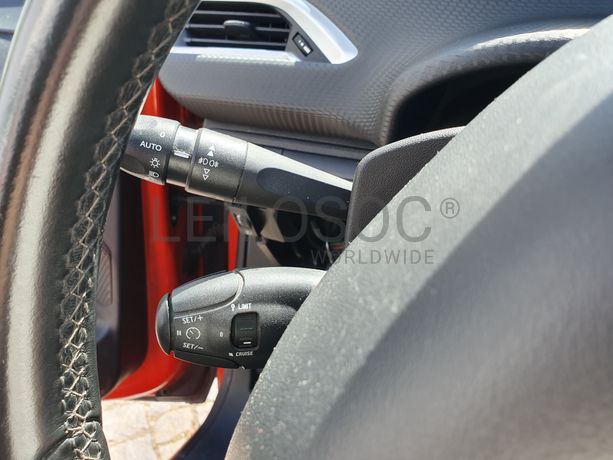 Peugeot 208 1.2 · Ano 2015