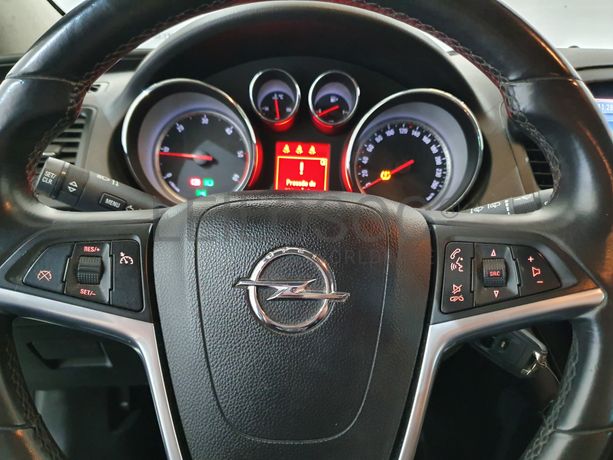 Opel Insignia 2.0 CDTI · Ano 2010