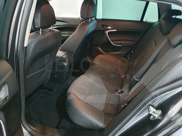 Opel Insignia 2.0 CDTI · Ano 2010