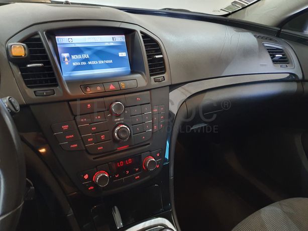 Opel Insignia 2.0 CDTI · Ano 2010