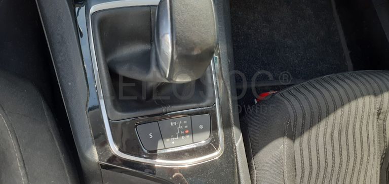 Peugeot 308 SW 1.6 HDI · Ano 2015