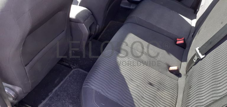 Peugeot 308 SW 1.6 HDI · Ano 2015