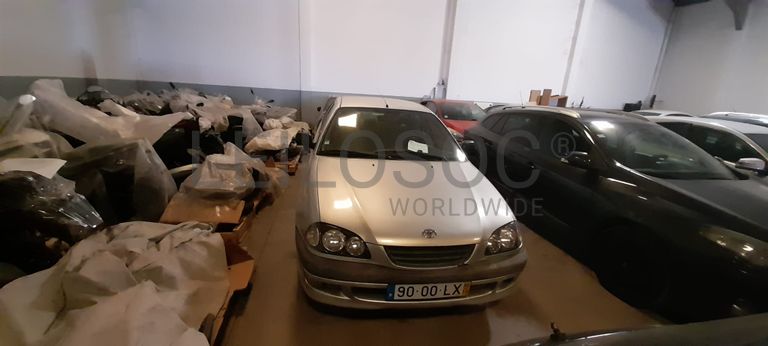 Toyota Avensis 1.6 · Ano 1998