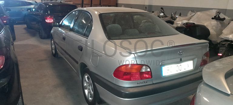 Toyota Avensis 1.6 · Ano 1998