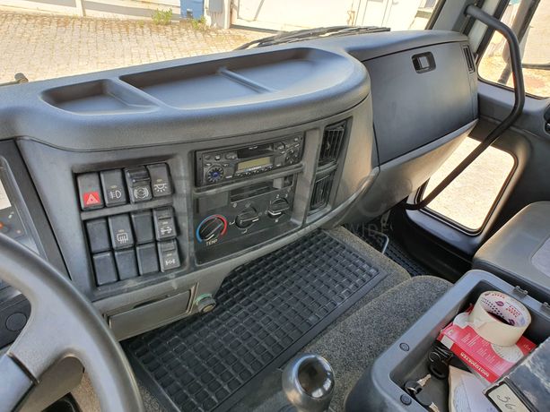 Volvo FL6 Basculante · Ano 2004