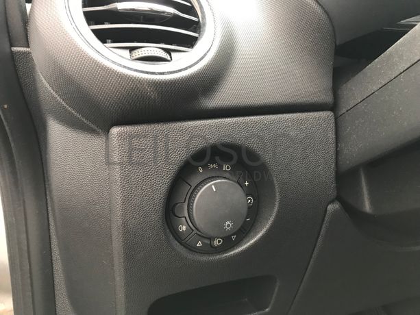 Opel Corsa 1.3 CDTI · Ano 2008