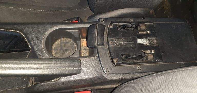 Peugeot 308 II SW 1.6 HDI · Ano 2015