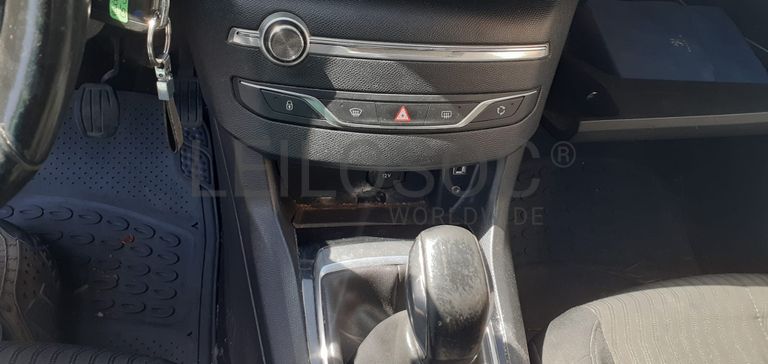 Peugeot 308 II SW 1.6 HDI · Ano 2015