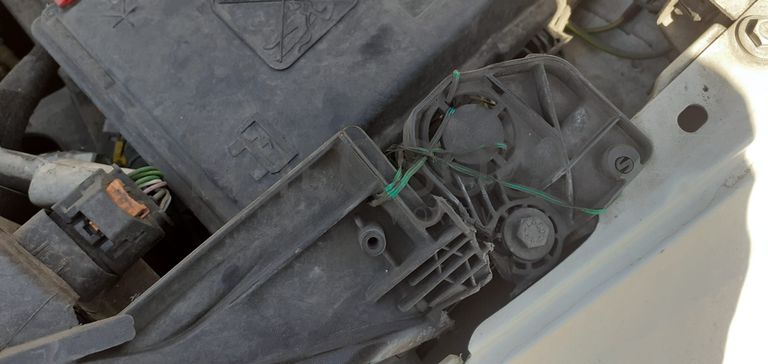 Peugeot 308 II SW 1.6 HDI · Ano 2015