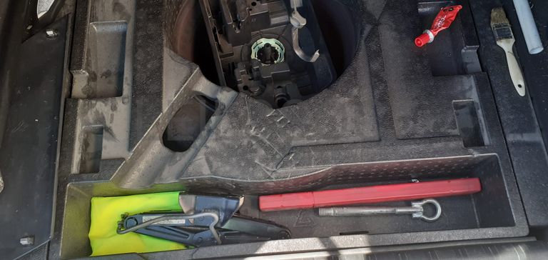 Peugeot 308 II SW 1.6 HDI · Ano 2015