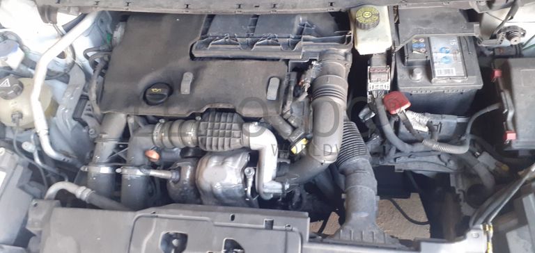 Peugeot 308 II SW 1.6 HDI · Ano 2015