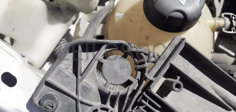 Peugeot 308 II SW 1.6 HDI · Ano 2015