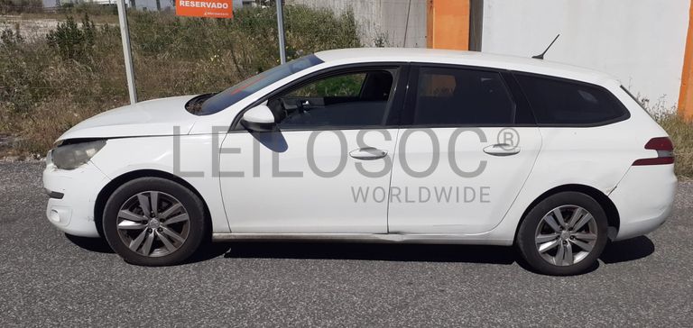Peugeot 308 II SW 1.6 HDI · Ano 2015