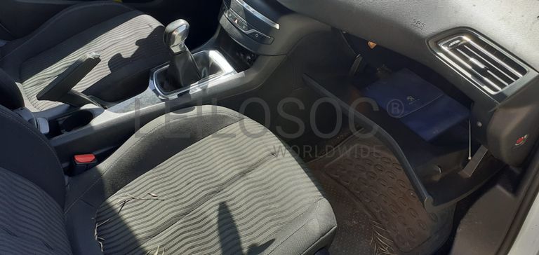 Peugeot 308 II SW 1.6 HDI · Ano 2015