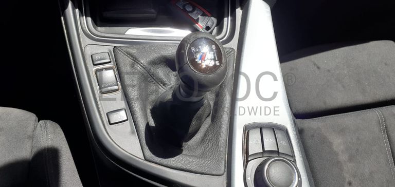 BMW 320D Touring · Ano 2013