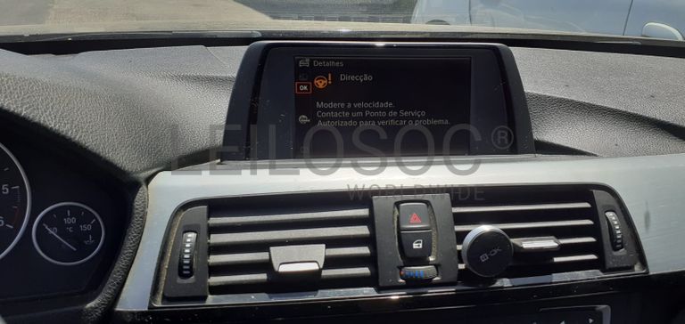 BMW 320D Touring · Ano 2013