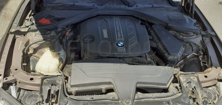 BMW 320D Touring · Ano 2013