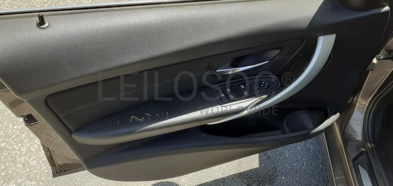 BMW 320D Touring · Ano 2013