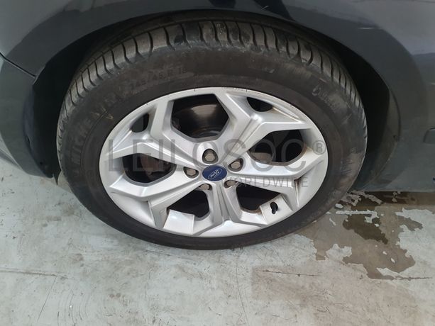 Ford Focus S-Max 2.0 TDCI · Ano 2013