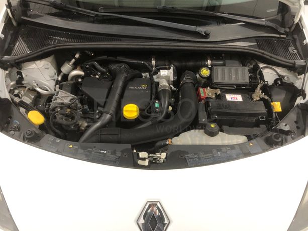 Renault Clio 1.5 DCI · Ano 2012