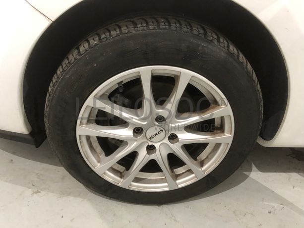 Renault Clio 1.5 DCI · Ano 2012