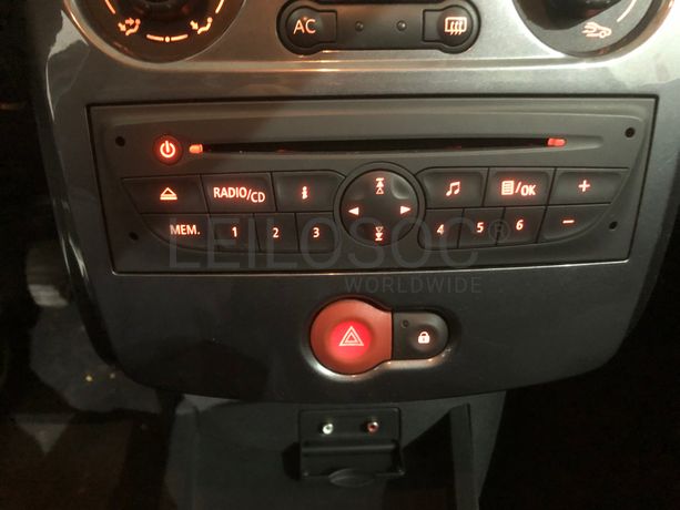 Renault Clio 1.5 DCI · Ano 2012