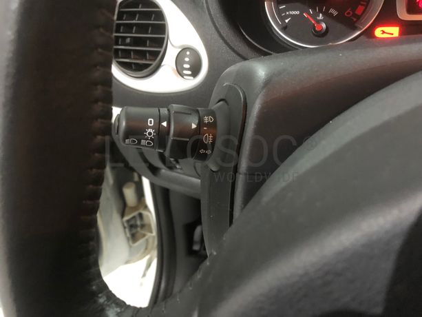 Renault Clio 1.5 DCI · Ano 2012