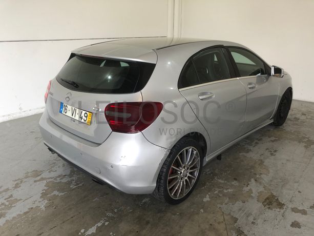 Mercedes-Benz A180 CDI · Ano 2013