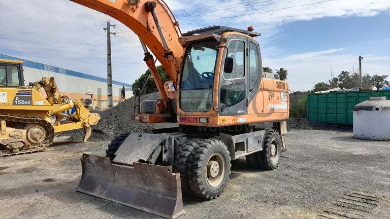 Escavadora de pneus Dossan DX190