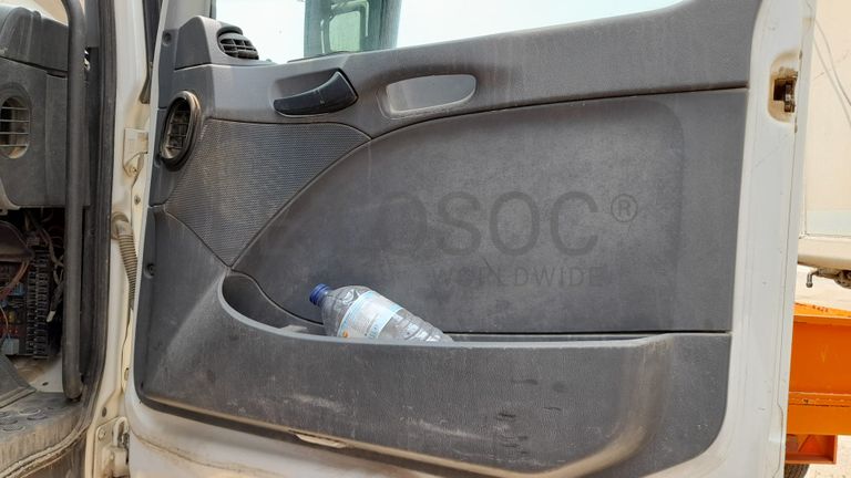 Camião basculante 26 T (6X4) Mercedes-Benz Actros 2632/26