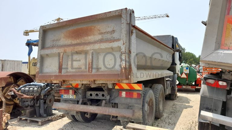 Camião basculante 26 T (6X4) Mercedes-Benz Actros 2632/26