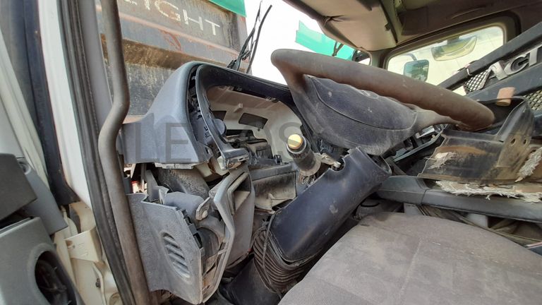 Camião basculante 26 T (6X4) Mercedes-Benz Actros 2632/26