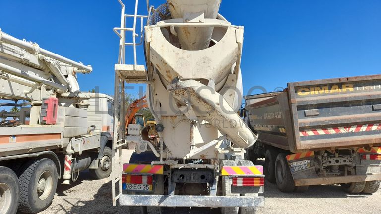 Autobetoneira MERCEDES-BENZ 3236B/42 (8X4)