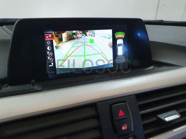 BMW 318D · Ano 2015