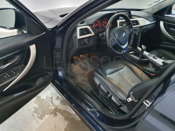 BMW 318D · Ano 2015