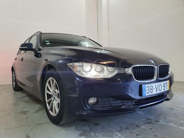 BMW 318D · Ano 2015