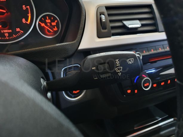 BMW 318D · Ano 2015