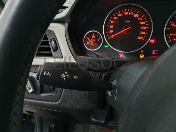 BMW 318D · Ano 2015