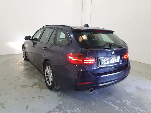 BMW 318D · Ano 2015