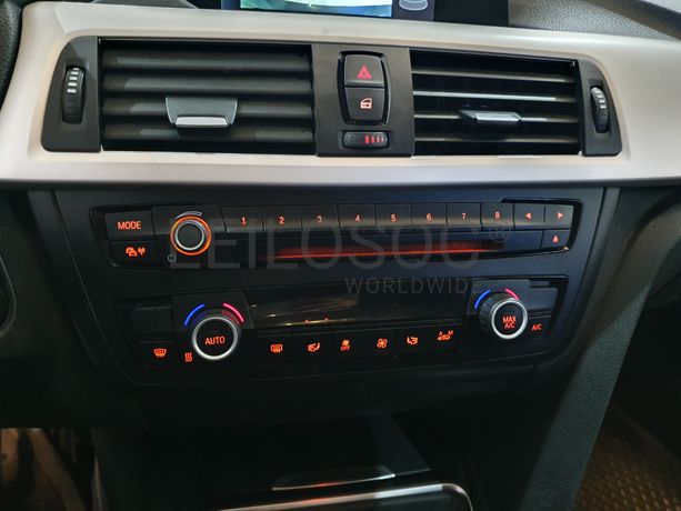 BMW 318D · Ano 2015