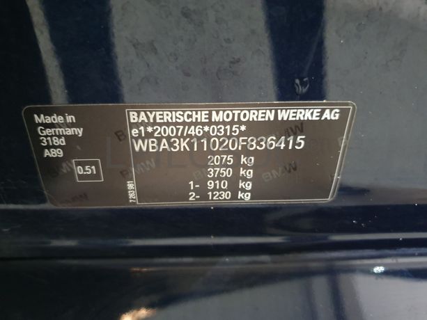 BMW 318D · Ano 2015