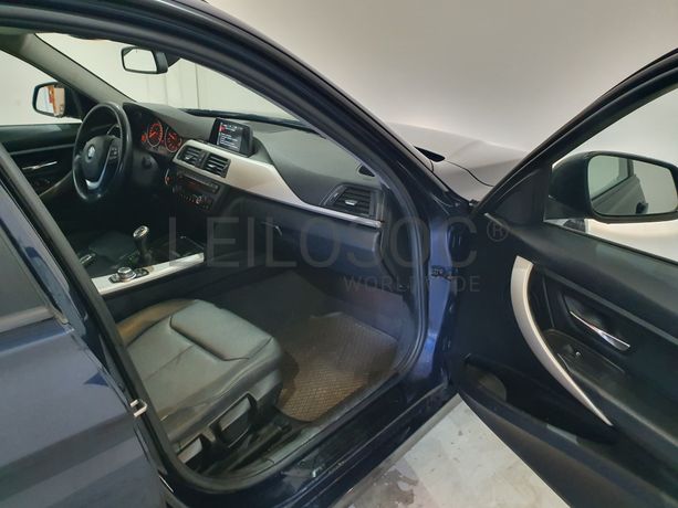 BMW 318D · Ano 2015